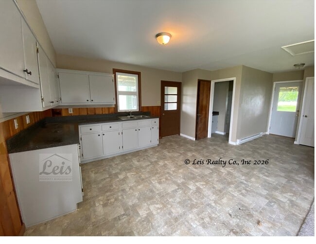 Building Photo - 7765 Childrens Home-Bradford Rd