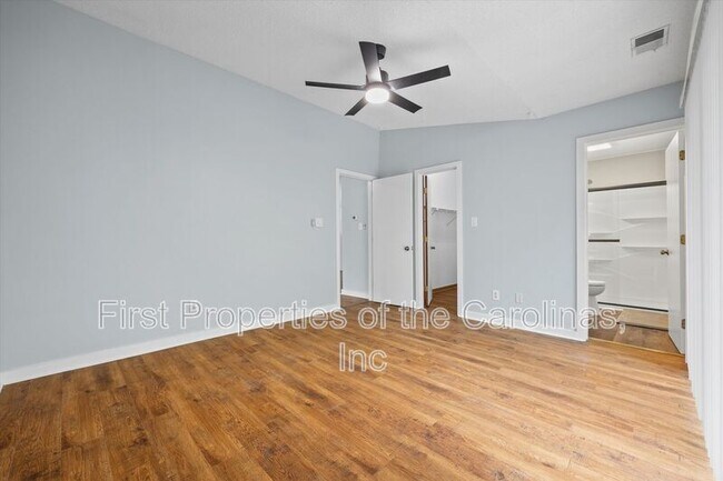 Building Photo - 4130 Charlotte Hwy