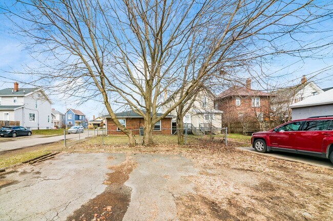 Building Photo - 313 E Moler St