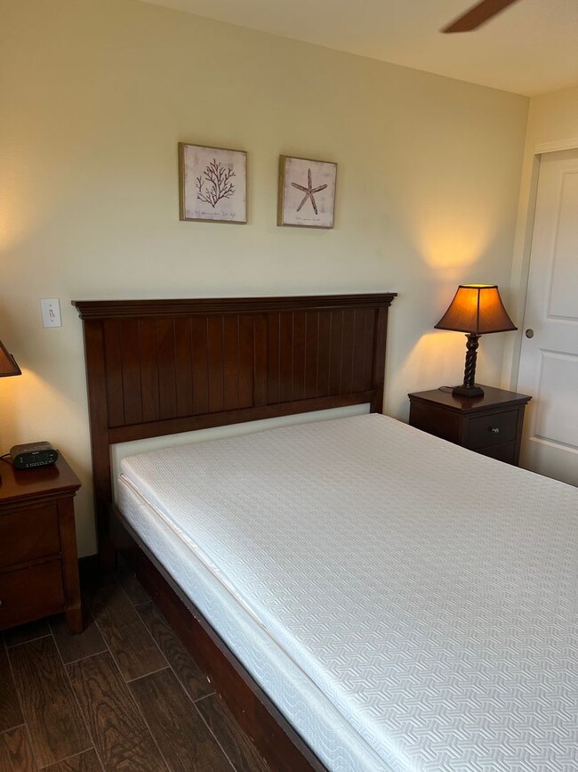 Building Photo - Top-Floor Ocean View Condo Across from the Beach | Furnished 2BR + Central A/C