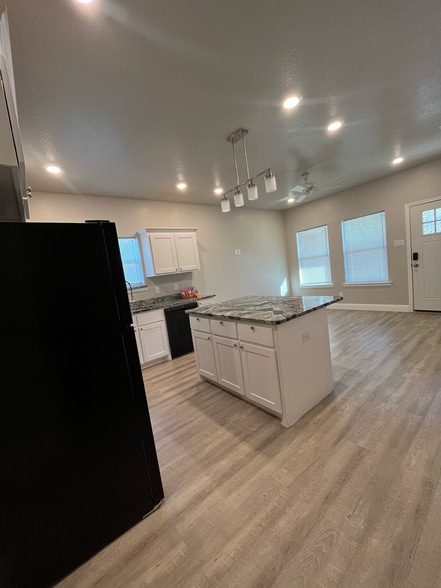 Building Photo - 3118 Hemphill St