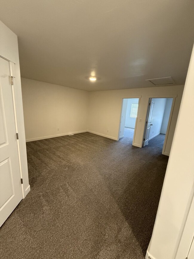 Building Photo - Beautiful Home in Spanish Fork