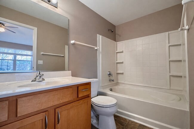 Building Photo - 14527 Patriot Square Dr E