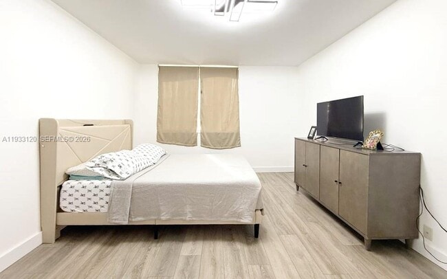 Building Photo - 9125 SW 77th Ave