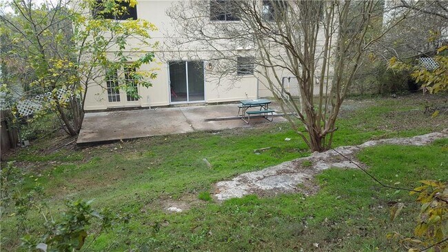 Building Photo - 8402 Spring Valley Dr