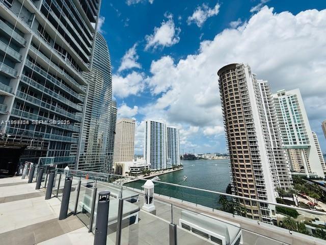 Building Photo - 475 Brickell Ave