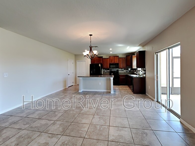Building Photo - 10007 Crested Fringe Dr