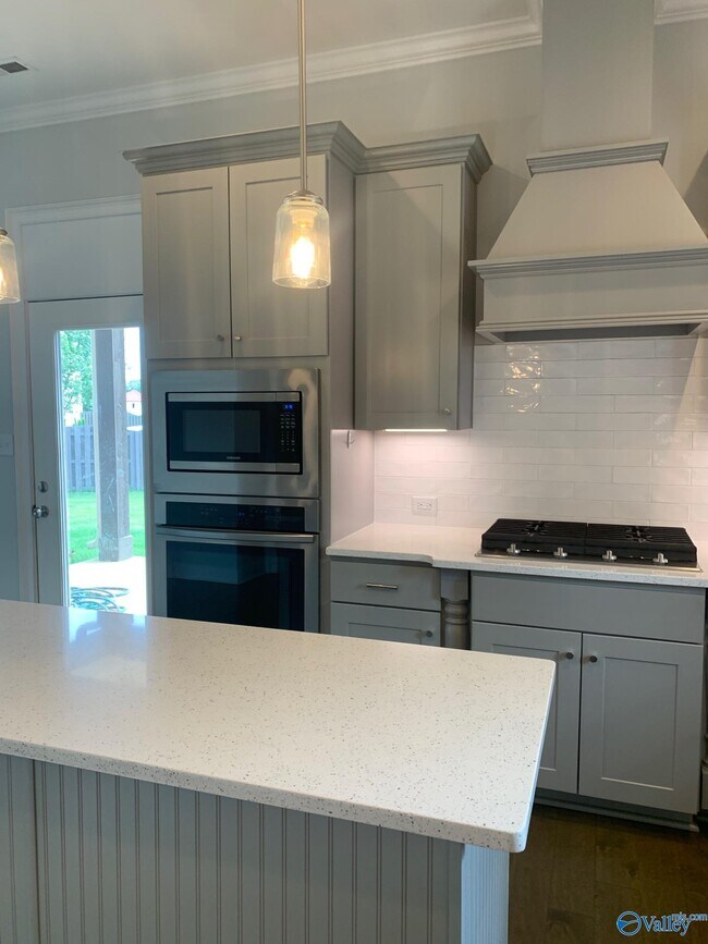 Building Photo - 22883 Ledges Dr