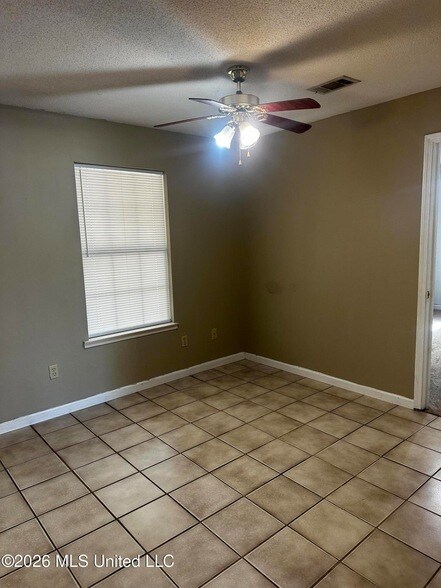 Building Photo - 22226 Red Bluff Rd