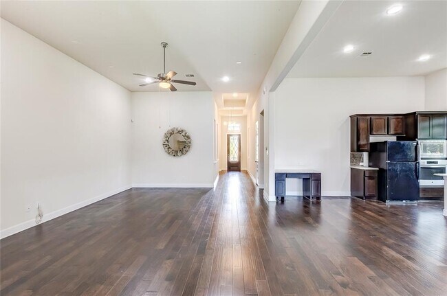 Building Photo - 3016 Columbus Loop