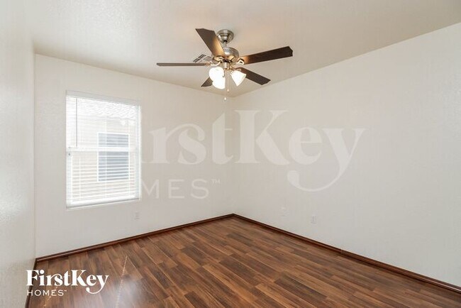 Building Photo - 13914 N 132nd Ln