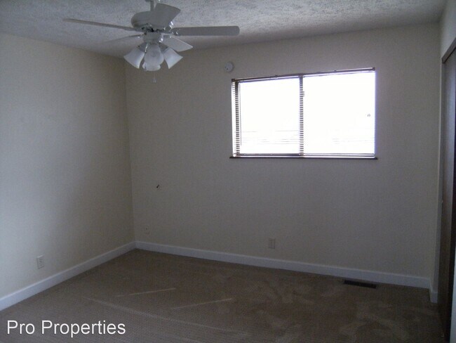 Building Photo - 3004 S 68th Ct