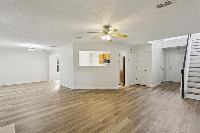 Building Photo - 208 Carrington Way