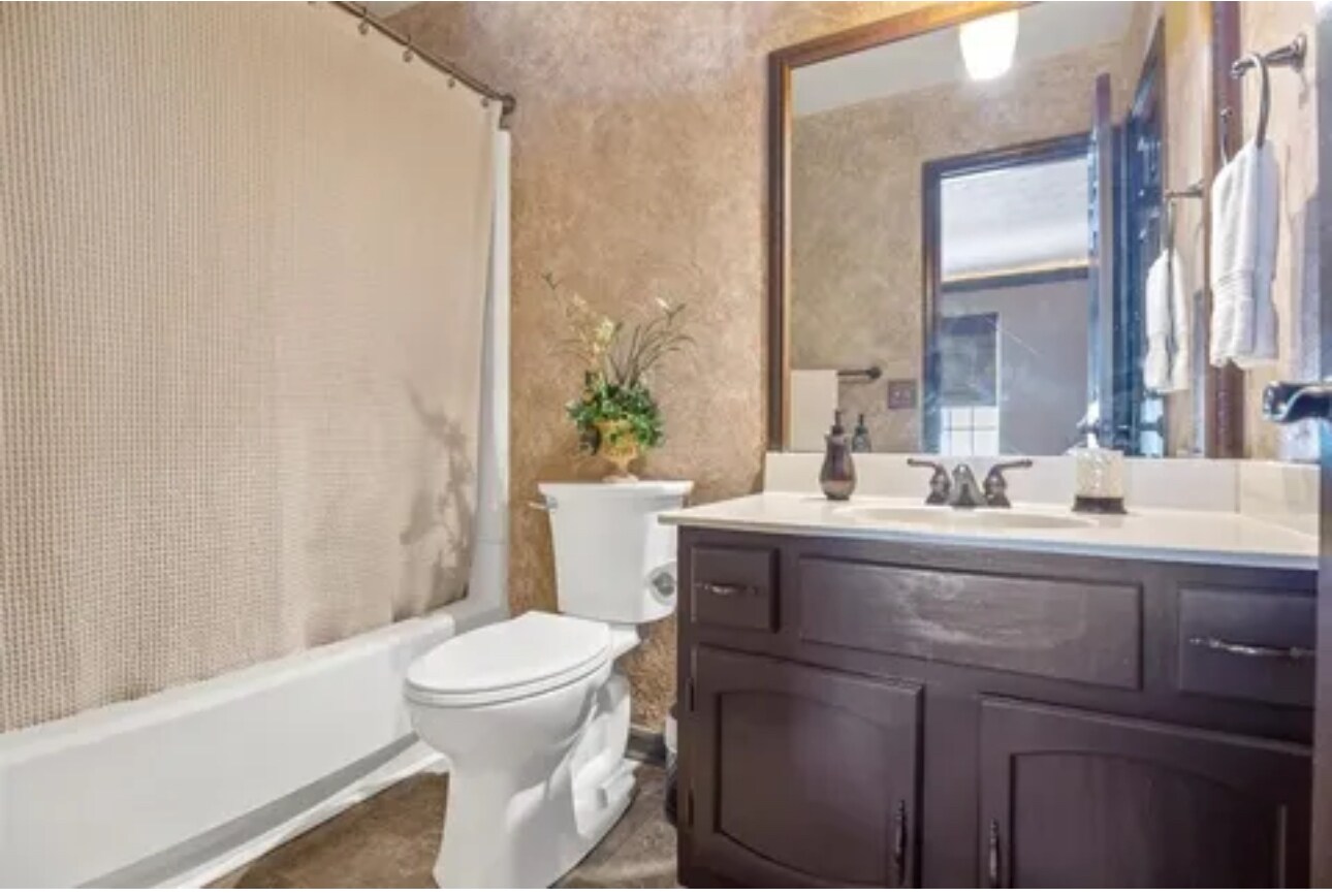 Building Photo - 5576 Clover Rise Ln