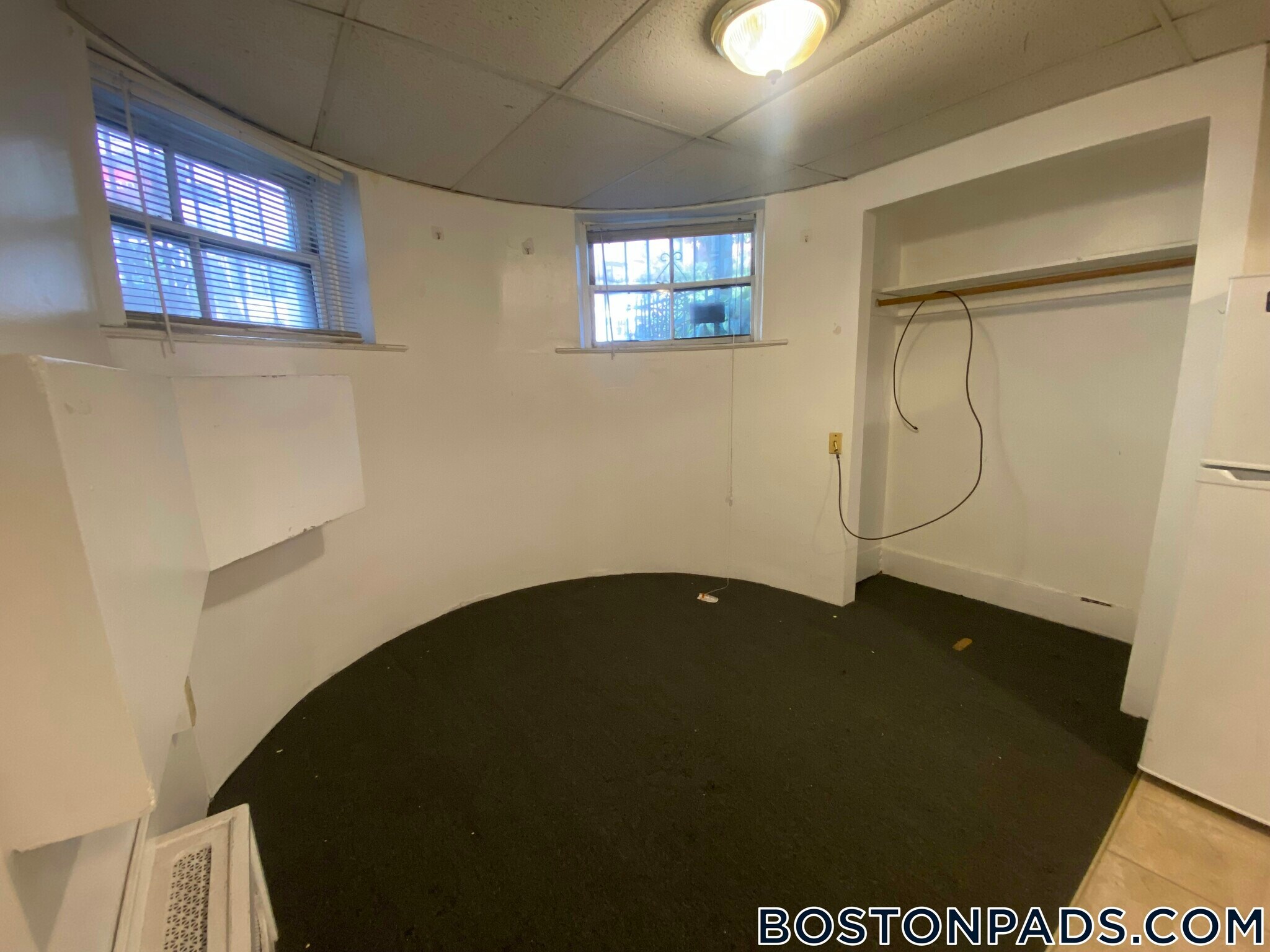 Building Photo - 503 Beacon St