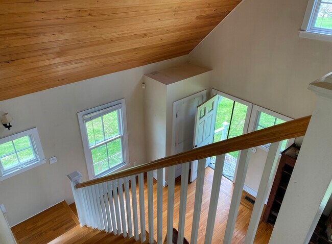 Building Photo - 33 Copse Rd