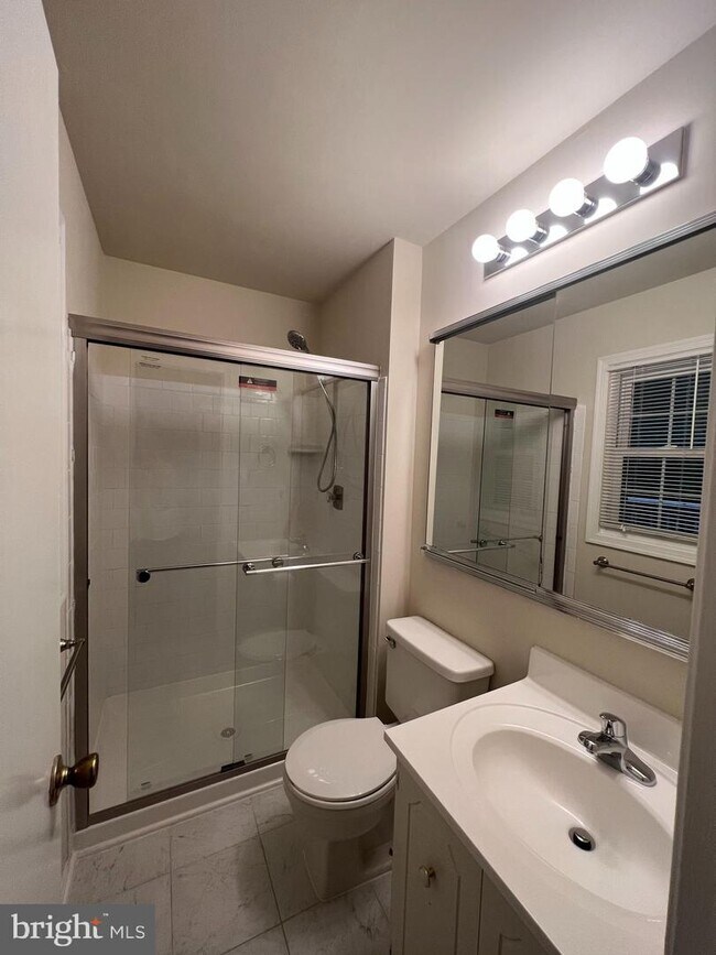 Building Photo - 6015 Bitternut Dr