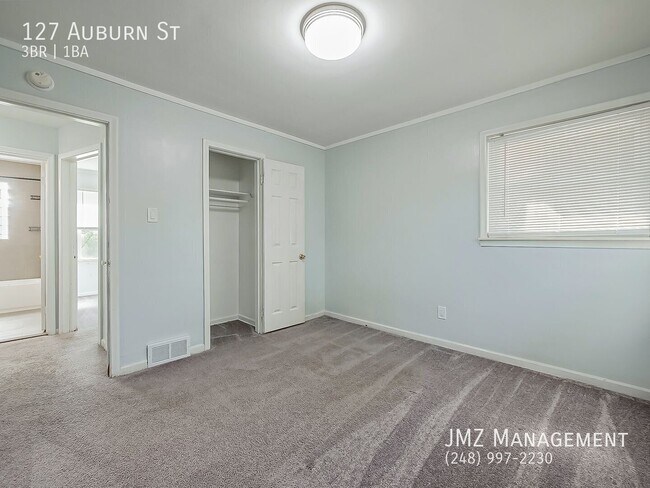 Building Photo - 127 Auburn St