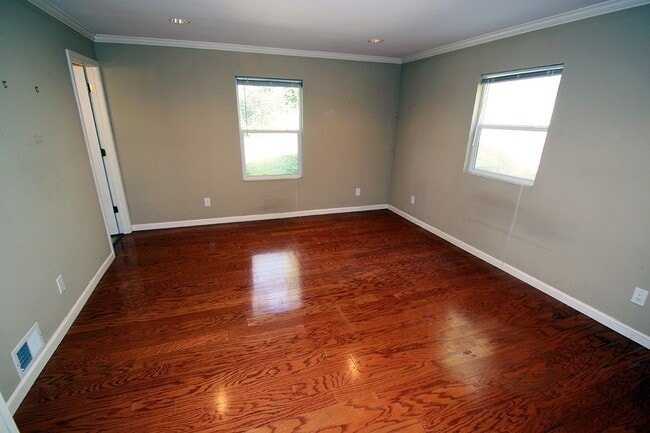 Building Photo - CHARMING 3 BED, 2 BATH SF HOME FOR RENT IN...