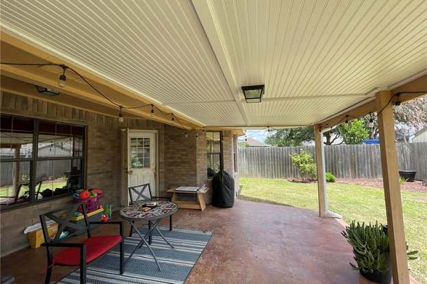 Building Photo - 3821 Oriole Ave