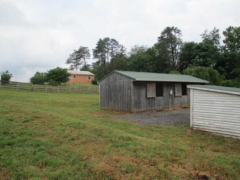 Primary Photo - 416 Laurel Mills Rd