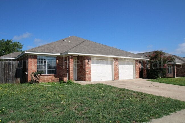 Primary Photo - Charming 3-Bedroom Duplex in Prime Killeen...