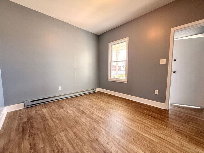 Building Photo - 407 S 8th St