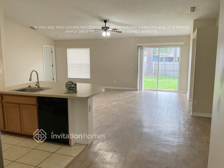 Building Photo - 5755 Fairbridge St
