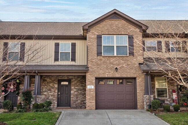 Building Photo - 226 Saxony Way