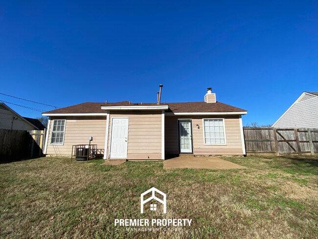 Building Photo - 5950 Chadwell Rd