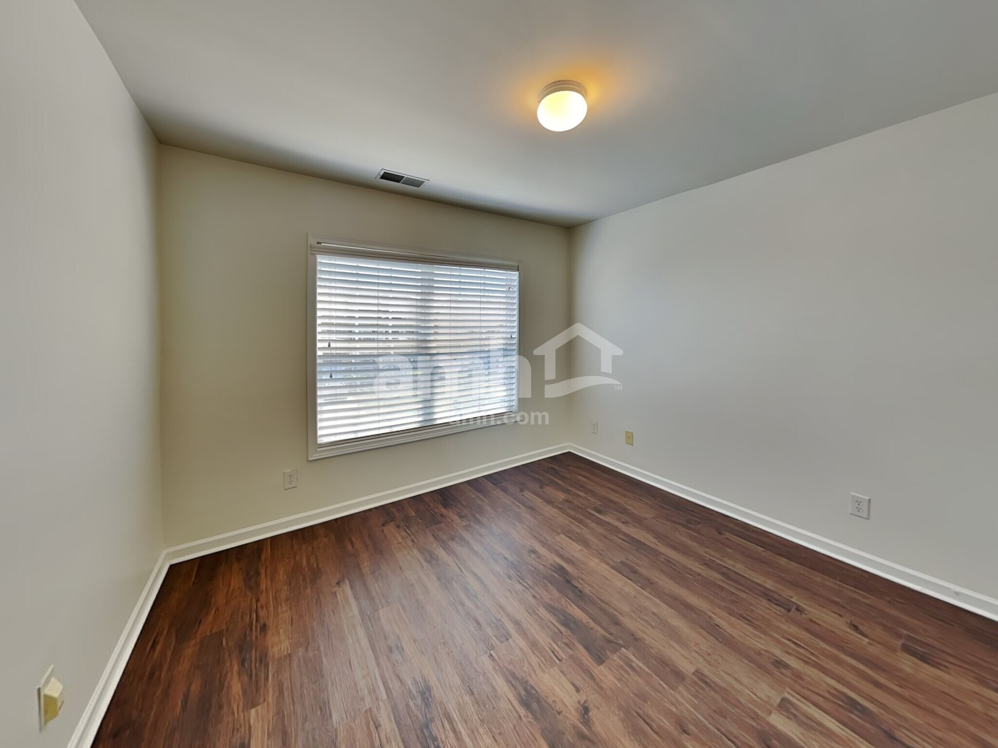 Building Photo - 9839 Jeanette Cir