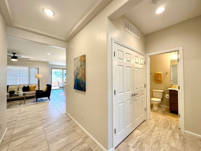 Building Photo - 1436 E Basalt Dr