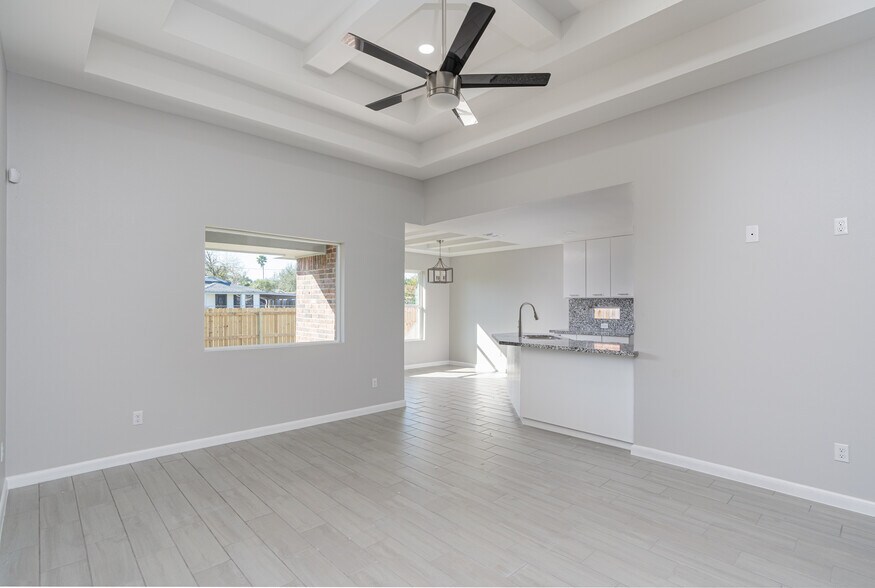 Building Photo - 2004 Ginger Ave