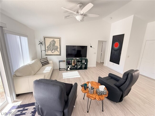 Building Photo - 9605 Sundial Dr