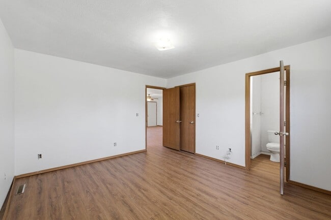 Building Photo - 2 Bed | 2 Bath | 1 Car Garage Home! 1000 sqft located in SPARTA!