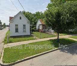 Building Photo - 313 Thomas St