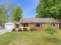 Building Photo - Charming home in Swannanoa, NC