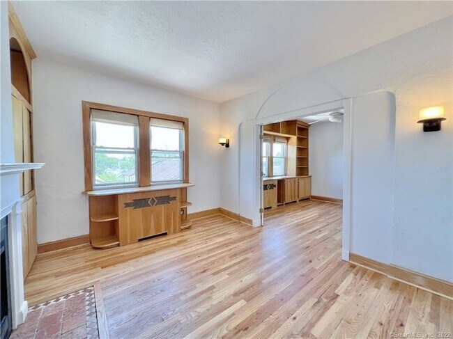 Building Photo - 77 Glenbrook Rd