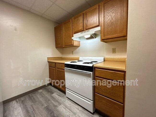 Building Photo - 731 E Crawford St