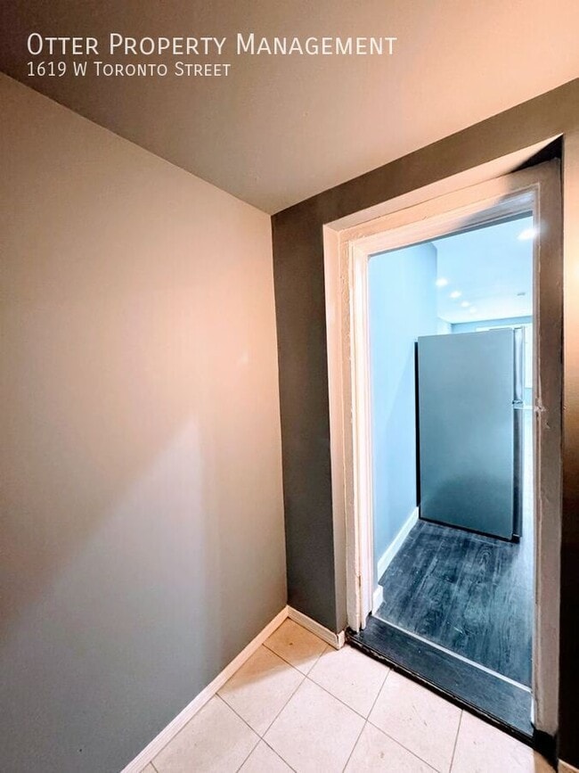 Building Photo - 1619 W Toronto St