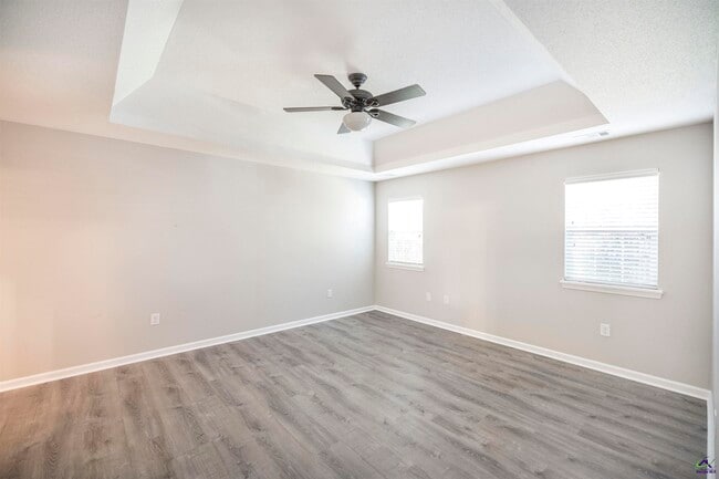 Building Photo - 309 Deerfield Cir