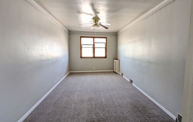 Building Photo - 4505 E Apple Ave