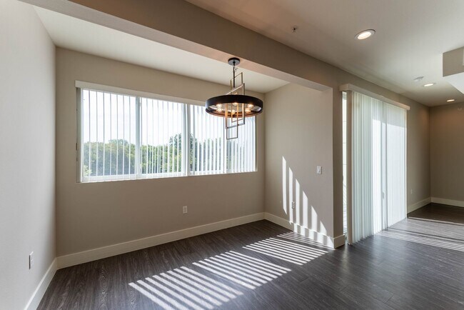 Building Photo - Discover the Ultimate in South Austin Living at Skybridge Lofts - Modern 2 Bedroom, 2.5 Bathroom ...