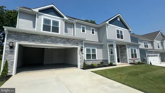 Primary Photo - 424 Abigail Ave