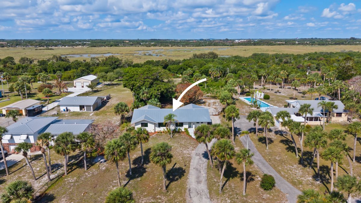 Building Photo - 4003 S Indian River Dr