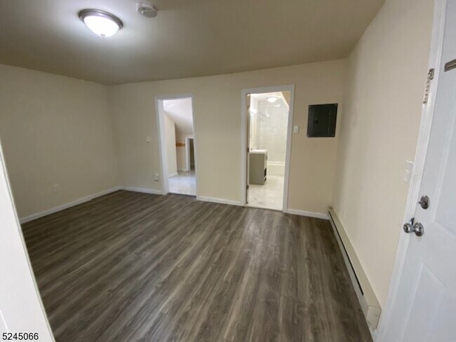 Building Photo - 406 Rosa Parks Blvd