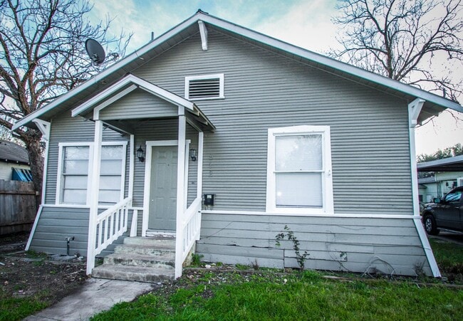 Building Photo - 512 Cooper St