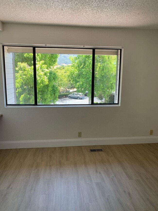 Building Photo - 2BD / 2BA Condo in Cedar Creek