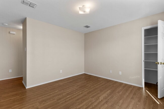 Building Photo - Charming 3-Bedroom Home in Villages of Woo...