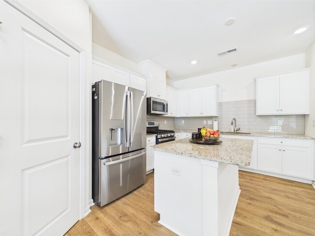 Building Photo - 2843 Yeager Dr NW